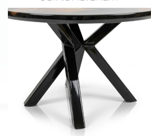 Table brillante en bois et époxy