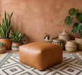 Pouf Carré en Cuir Camel – Élégance Artisanale et Confort