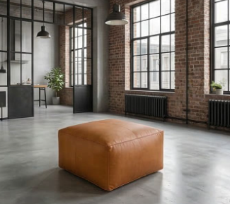 Pouf Carré en Cuir Camel – Élégance Artisanale et Confort
